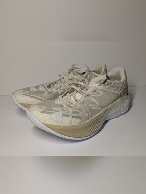 Under Armour Velociti Elite 2 Running Shoes Tan/White Mens Size 8 New 3027205